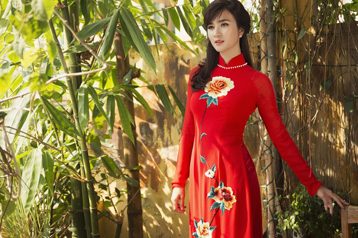 Kim Tuyen dep diu dang voi ao dai mung ngay 30/4-Hinh-6